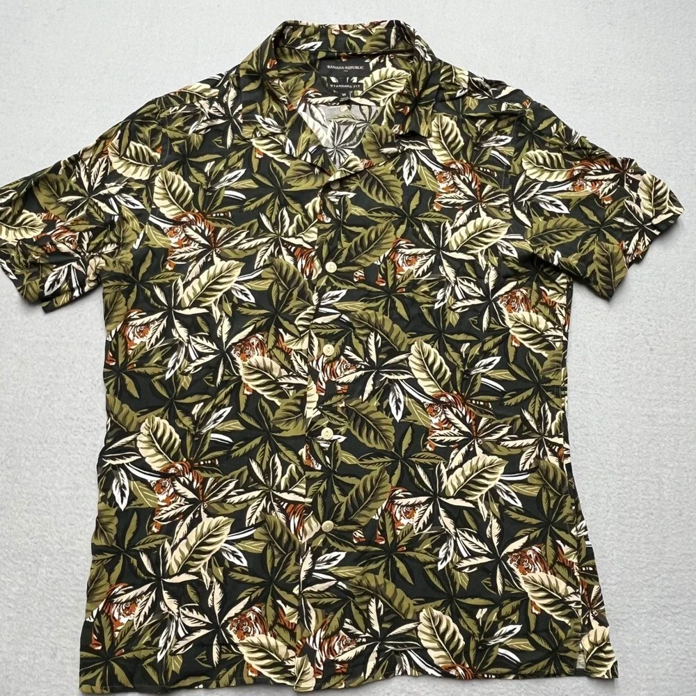 Banana Republic Mens M Standard Fit Tropical Tiger Leaf‎ Print Rayon Shirt Olive